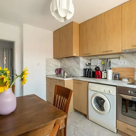 Lovely 1-bdr With View Of Cathedral Apartment *