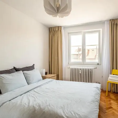 Lovely 1-bdr With View Of Cathedral Apartment