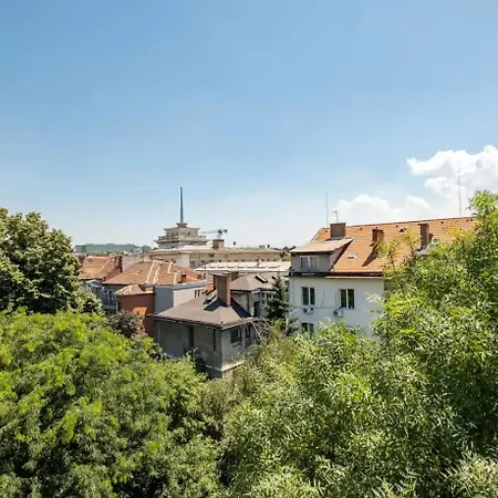 Lovely 1-bdr With View Of Cathedral Apartment